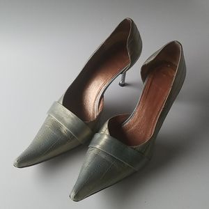 Unique Pointed Toe Heels